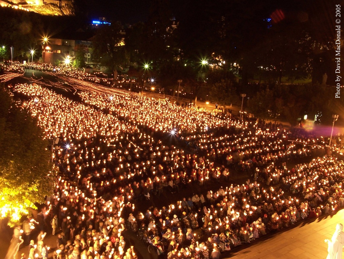 lourdes_candle_vigil